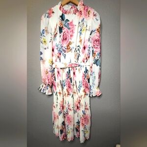 NWOT Vici Floral Longsleeve Pleated Maxi Dress